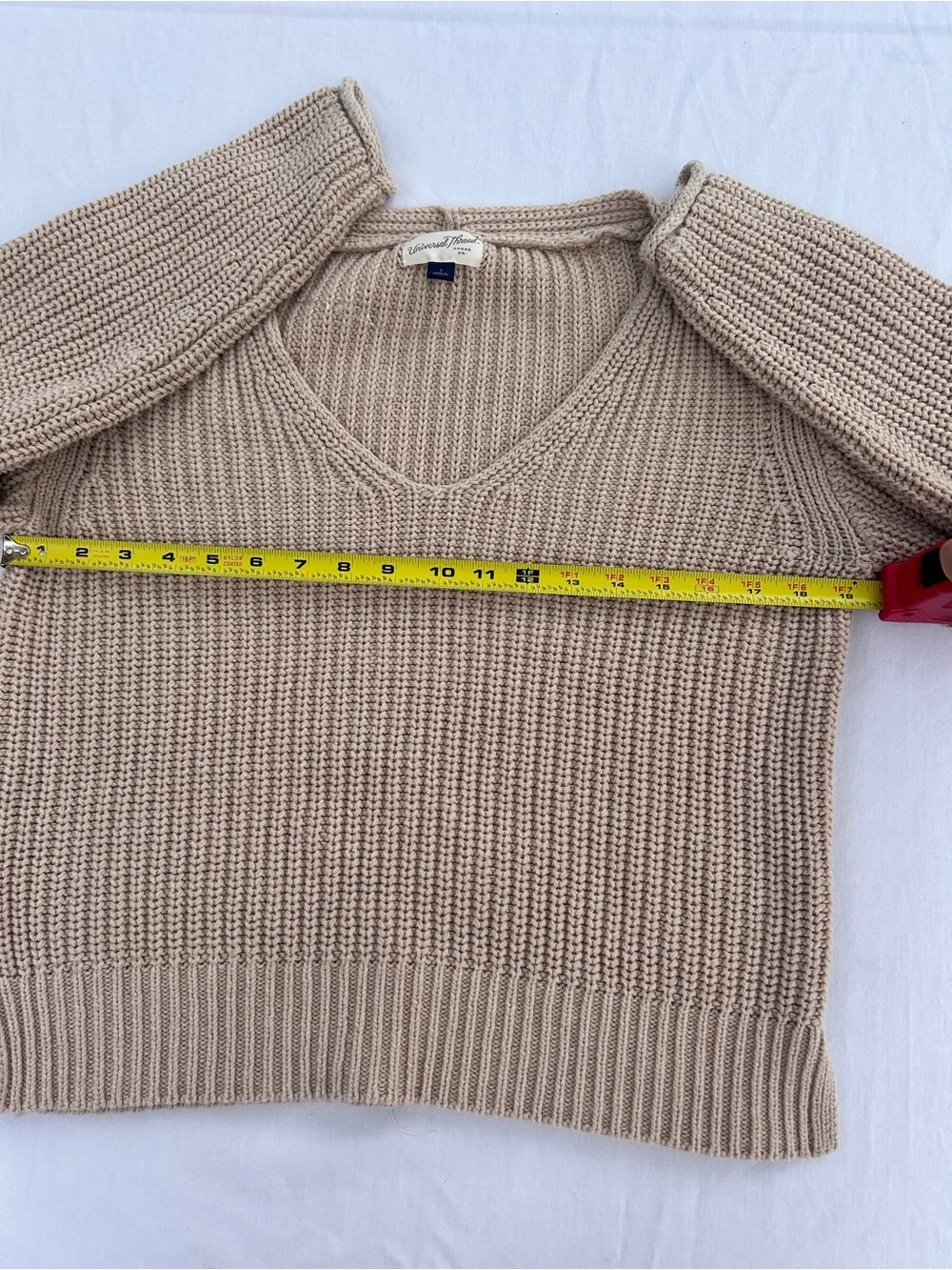 V-Neck Chunky Crochet-Look Fisherman Sweater in Taupe